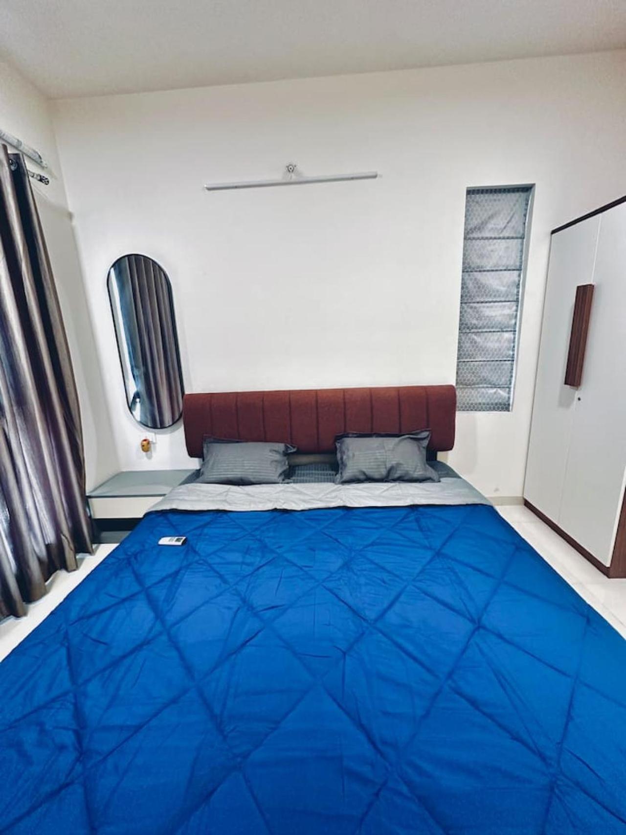 Apartment Pelican 2bhk Modern Ac Flat On Baner Road Pune