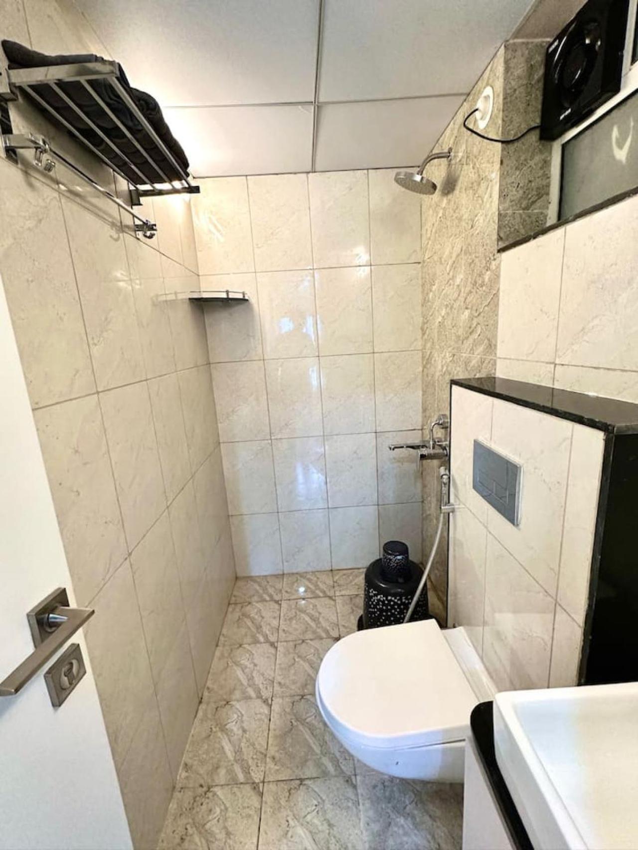 Pelican 2bhk Modern Ac Flat On Baner Road * Pune